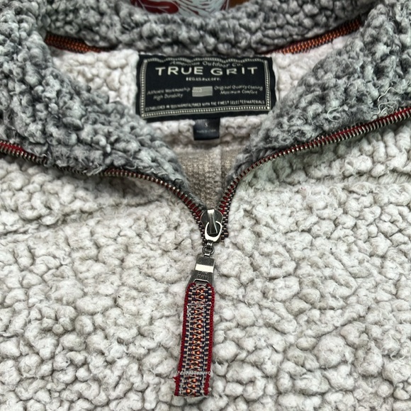 True Grit/American Outdoor Co. Ecru w/contrasting gray pile—soft zipup Unisex. - Picture 4 of 8